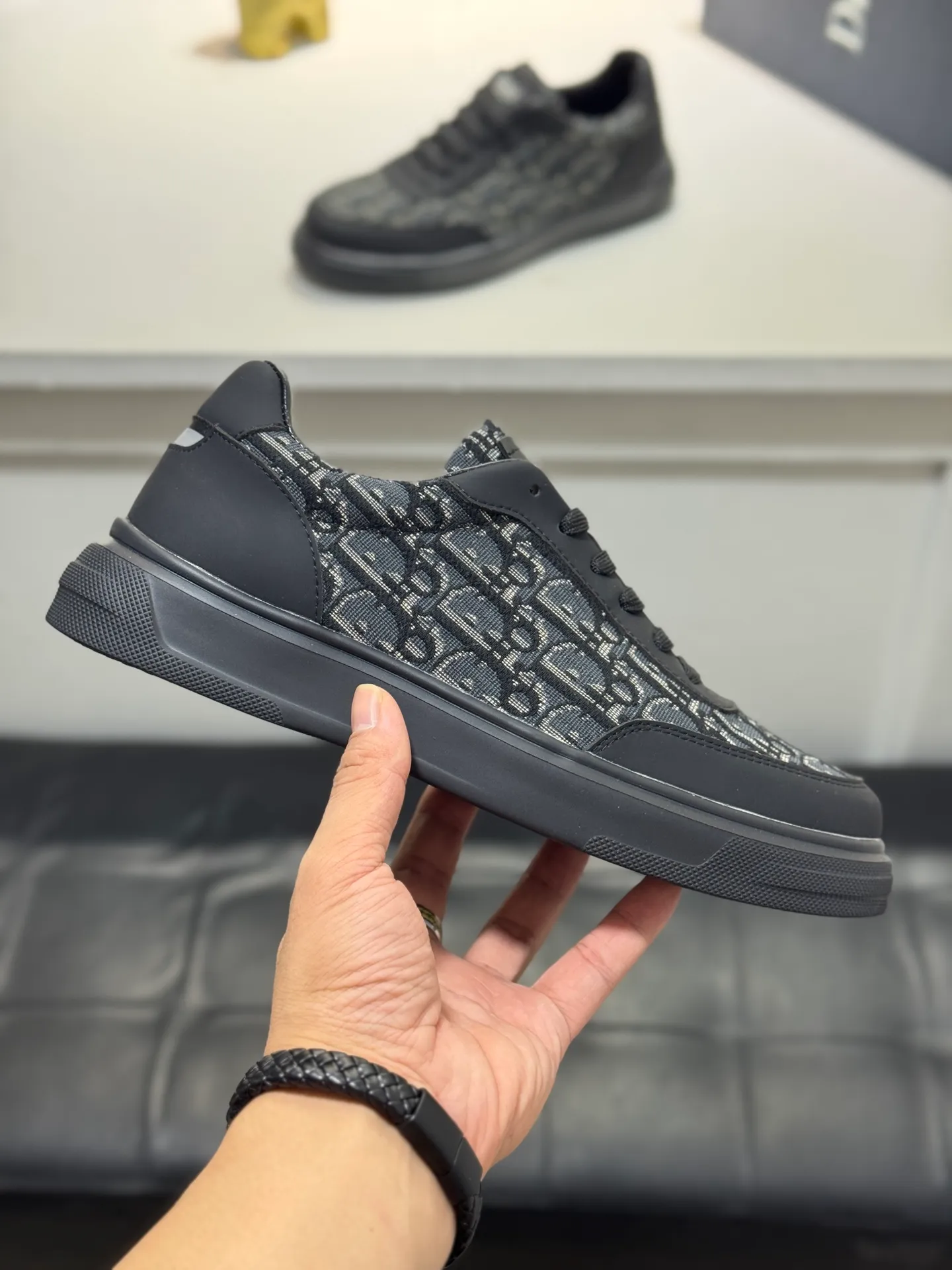 Men's men's shoes 💰400 [New model] 🌂🌂Dior (Dior) 🆕 Low-top casual shoes, carefully made of first-layer cowhide with canvas, comfortable and breathable ~ rubber soles, enhance style. Fashionable and versatile, it can complement any look. Featuring an exquisite design that is uniquely dynamic and modern, this shoe is part of Dior's legacy and embodies modern elegance. Size: 38-44 (45 customized